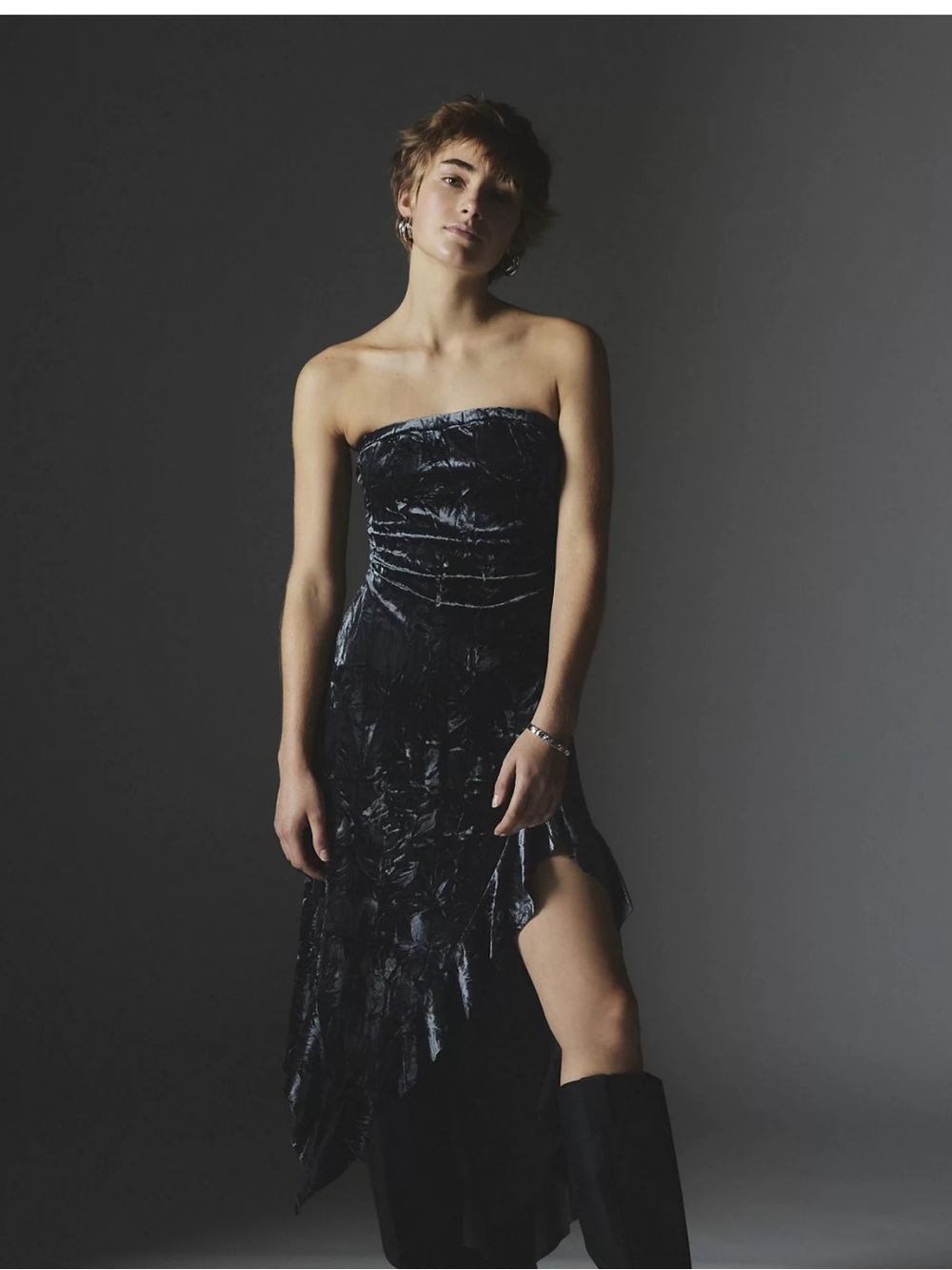Silence + Noise Luna Velvet Strapless Midi Dress